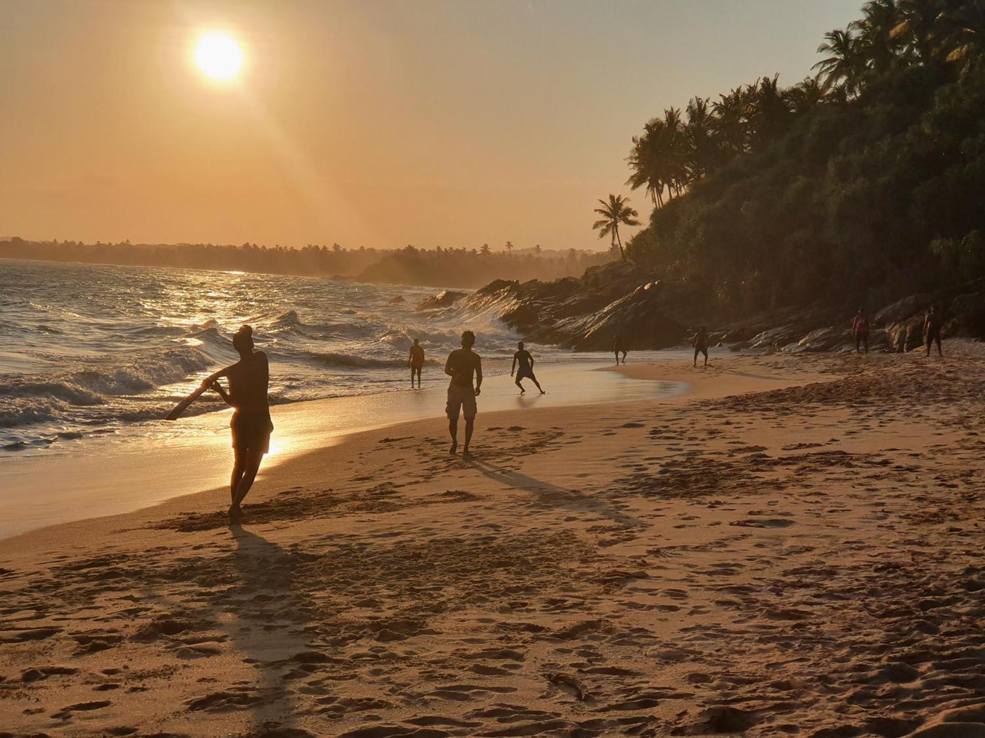 Into The Blue - Yoga Included & Walk To 3 Beaches Tangalle Eksteriør billede