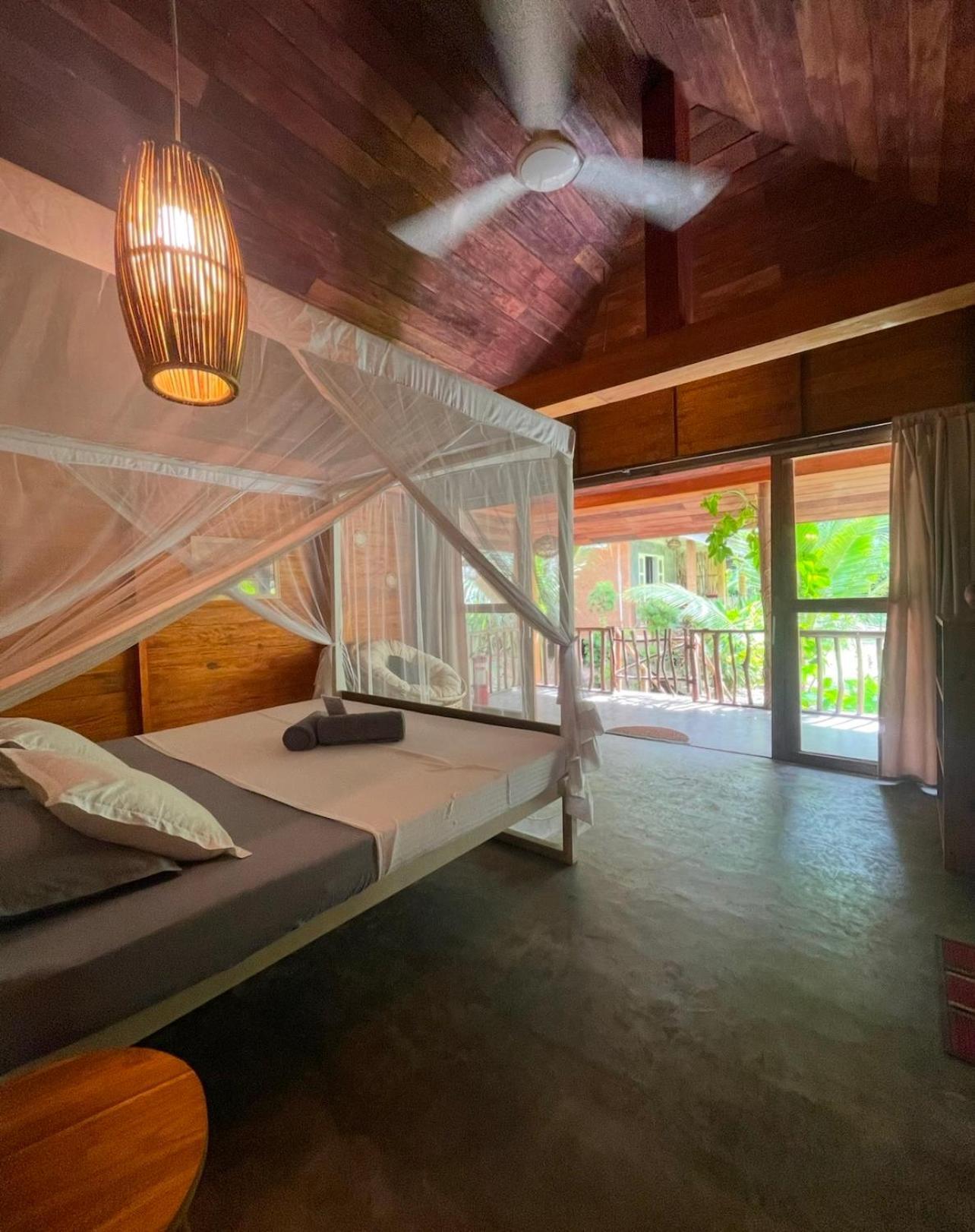 Into The Blue - Yoga Included & Walk To 3 Beaches Tangalle Eksteriør billede