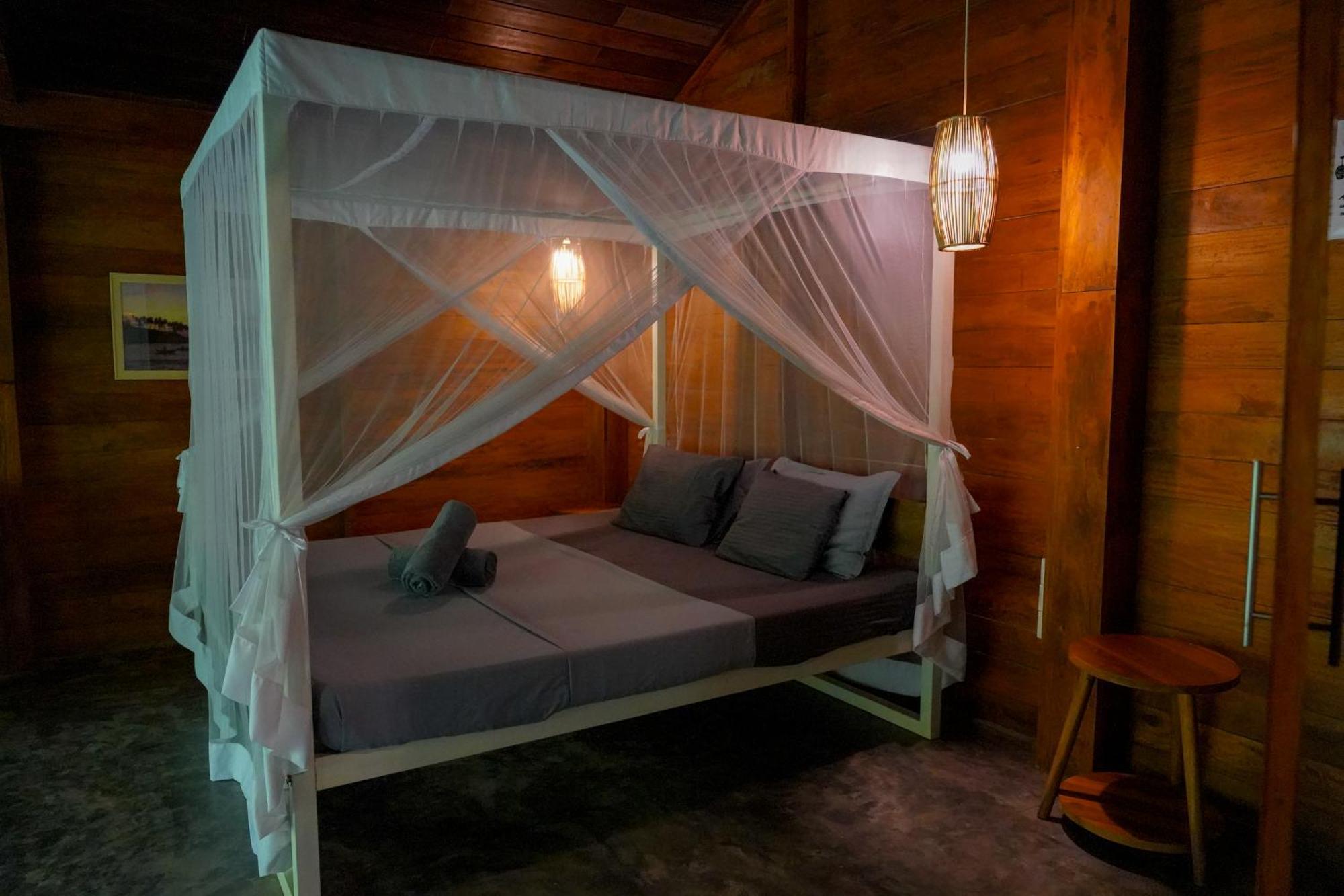 Into The Blue - Yoga Included & Walk To 3 Beaches Tangalle Eksteriør billede