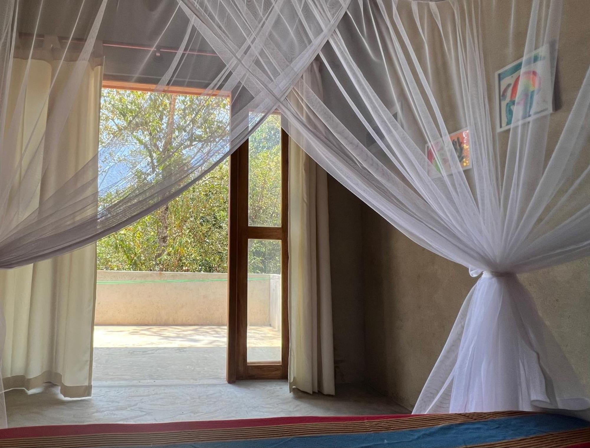 Into The Blue - Yoga Included & Walk To 3 Beaches Tangalle Eksteriør billede